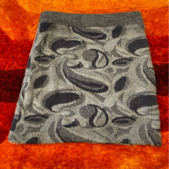 ZARA NEVER WORN TAGS ON Knit Mini Skirt Size Small - Picture 4 of 4